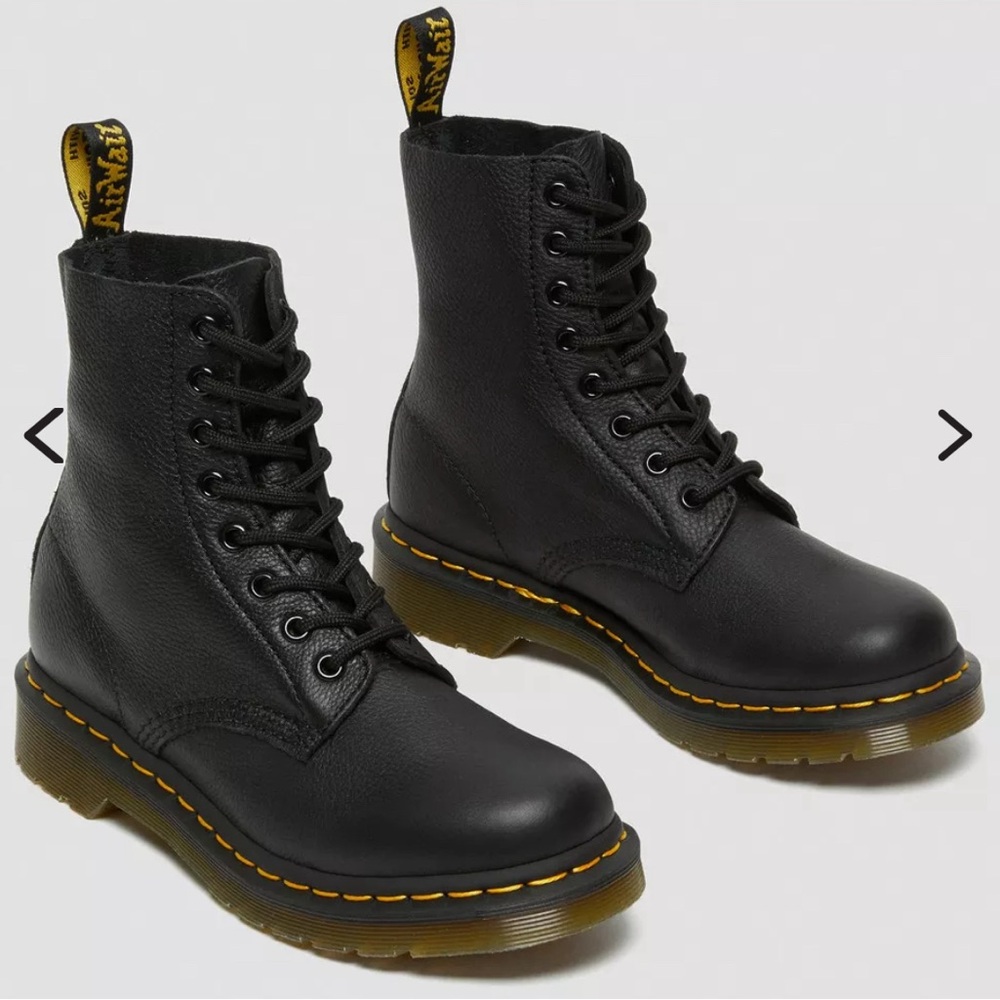 Dr Martens 1460 WOMEN'S VIRGINIA LEATHER BOOTS Size 10